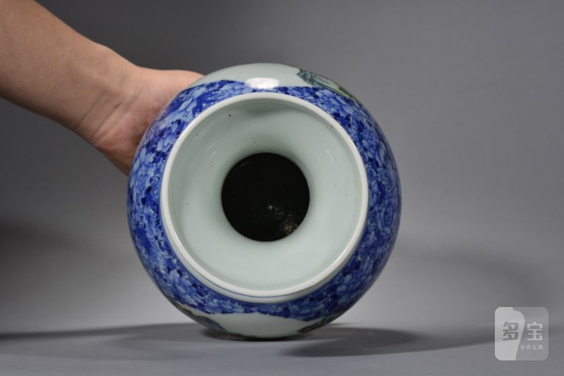民国 青花百花不落地开窗粉彩山水人物双蝙蝠耳赏瓶 - 图7